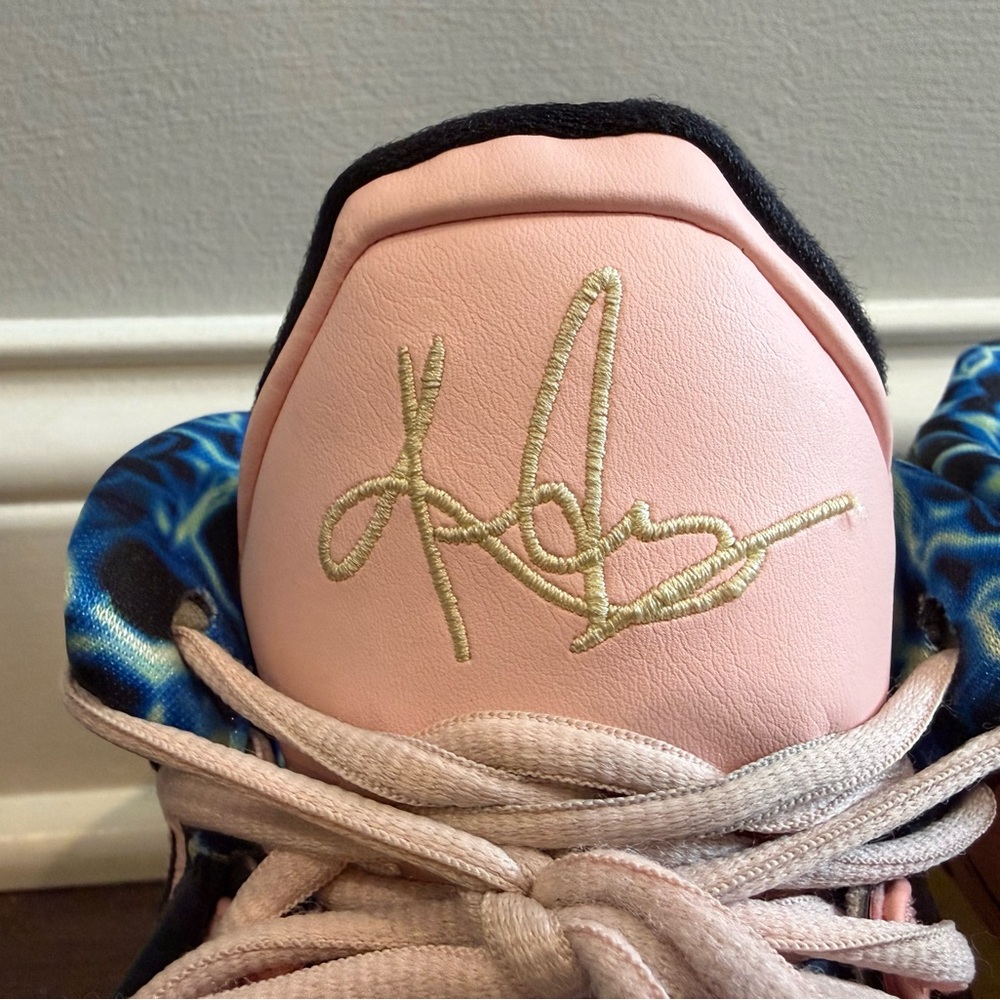 Nike Kyrie Infinity Valentine's Day Edition High Top Basketball Shoes Men’s 11.5 - Picture 3 of 12